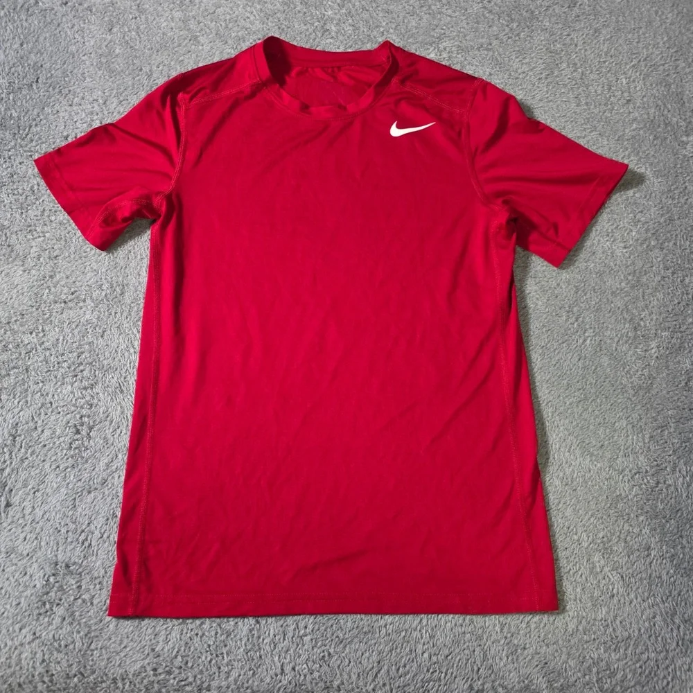 Nike Boys XL Red Dri-FIT Short Sleeve Performance T-Shirt Swoosh Logo Activewear